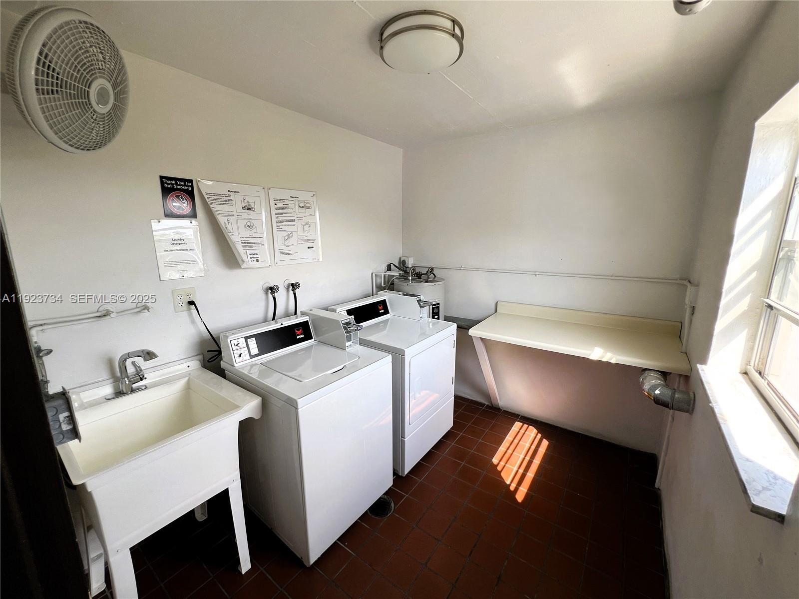 HILLCREST COUNTRY CLUB AP - Residential