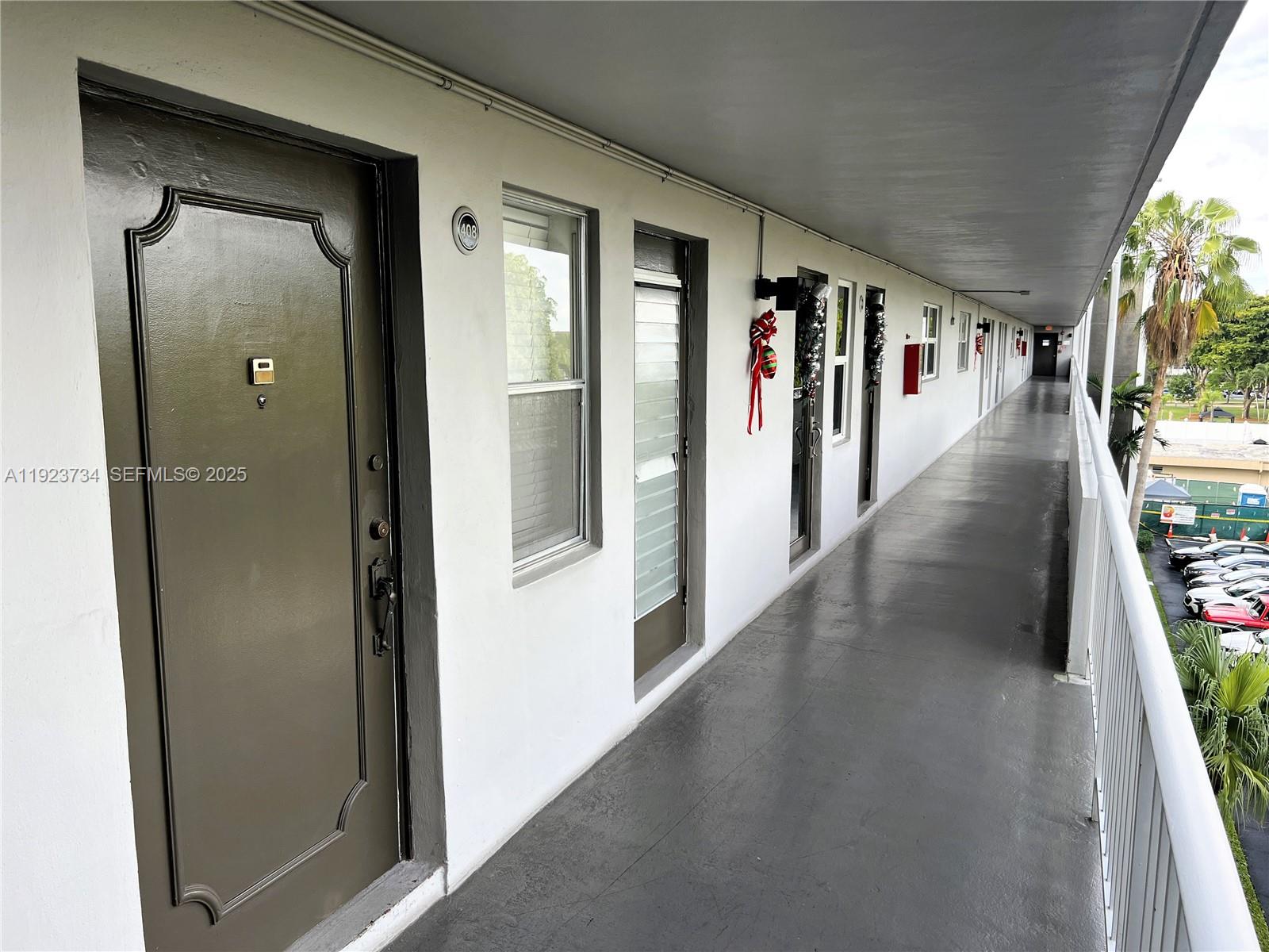 4800 Hillcrest Ln 408