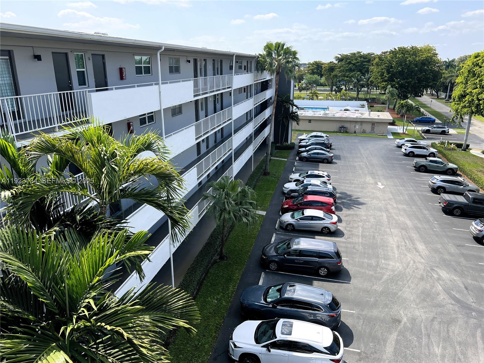 4800 Hillcrest Ln 408