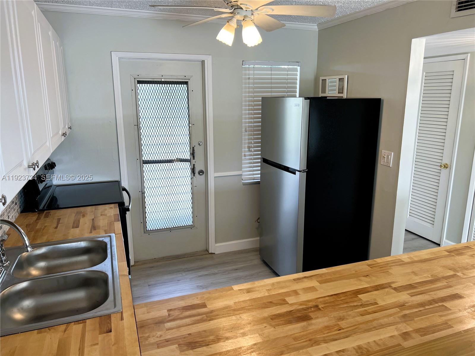 HILLCREST COUNTRY CLUB AP - Residential