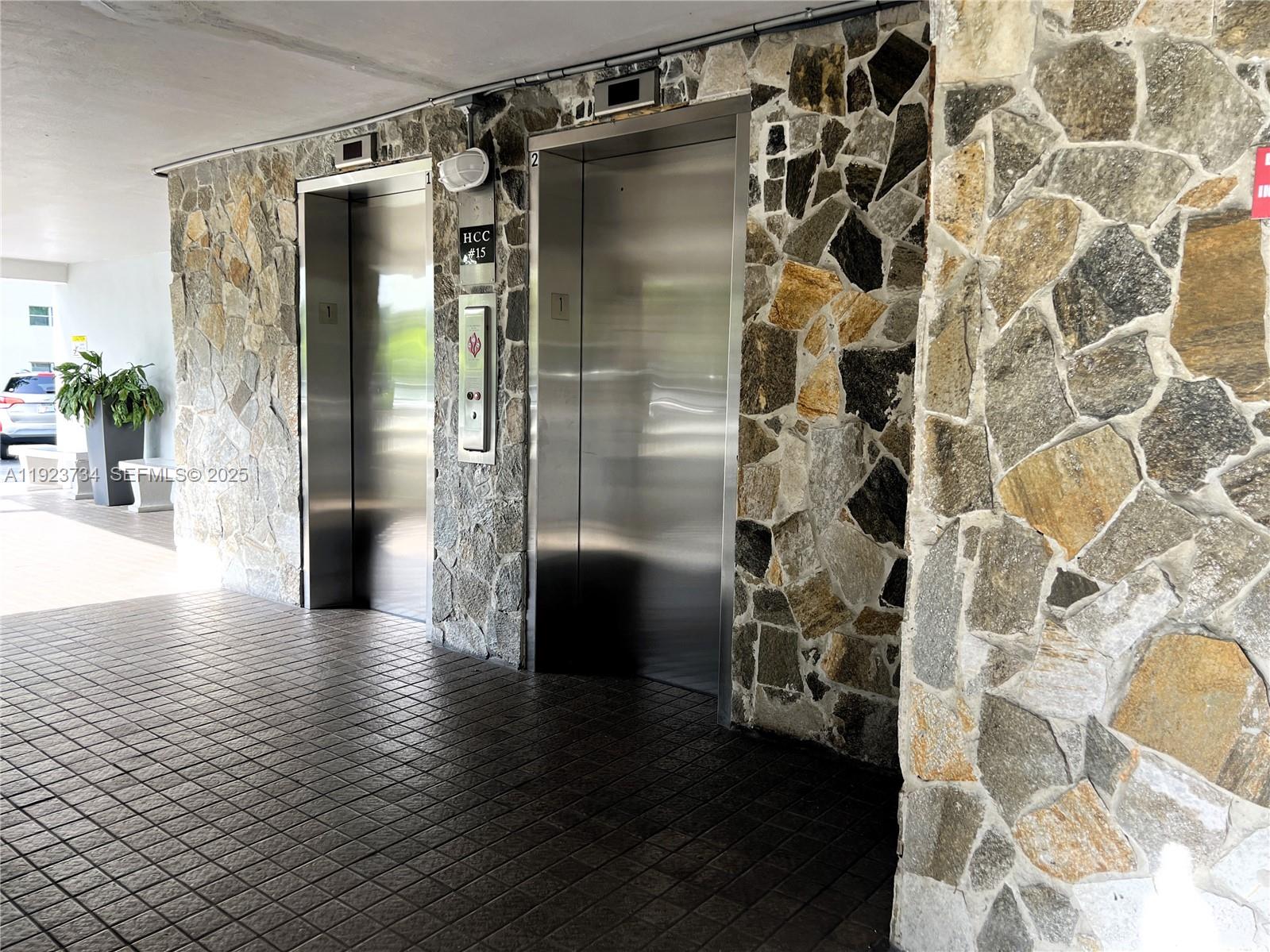 4800 Hillcrest Ln 408