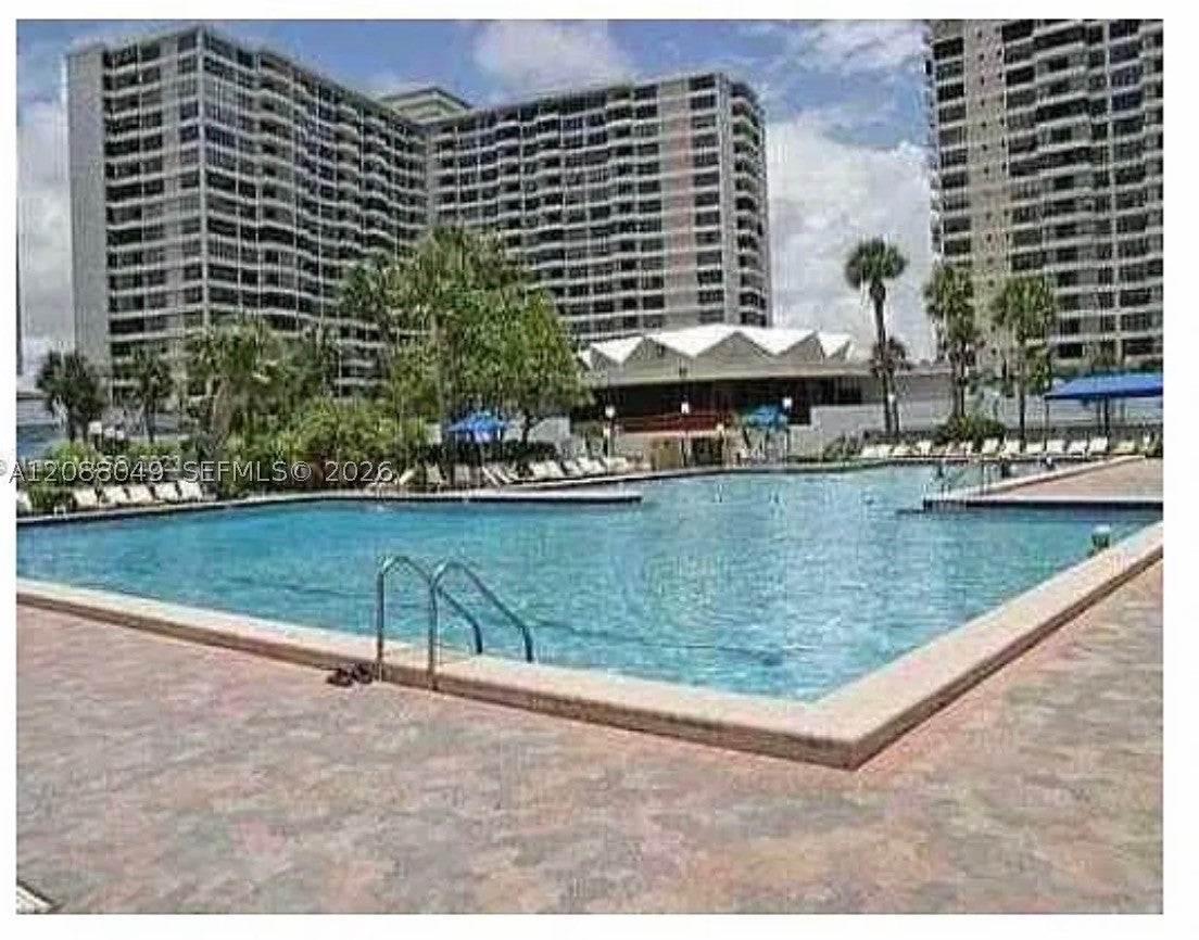 600 Three Islands Blvd