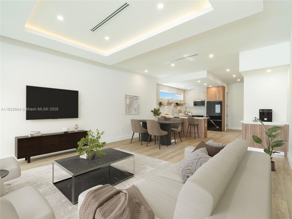 Photo of 1421 SW 24th Ct #4, Fort Lauderdale, FL 33315 (MLS # A11832604)