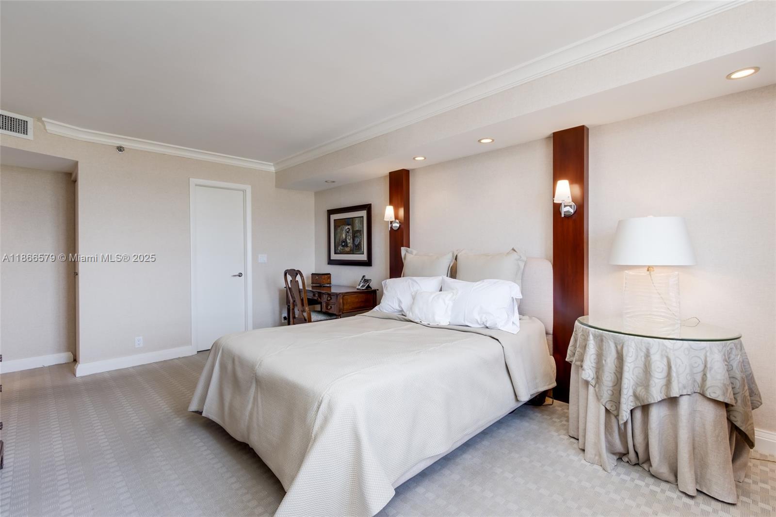 THE TOWERS OF QUAYSIDE CO - Residential