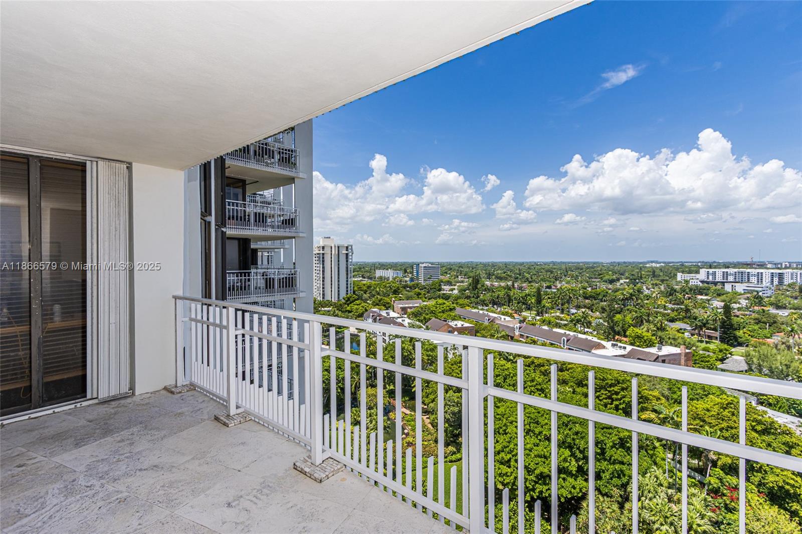 THE TOWERS OF QUAYSIDE CO - Residential