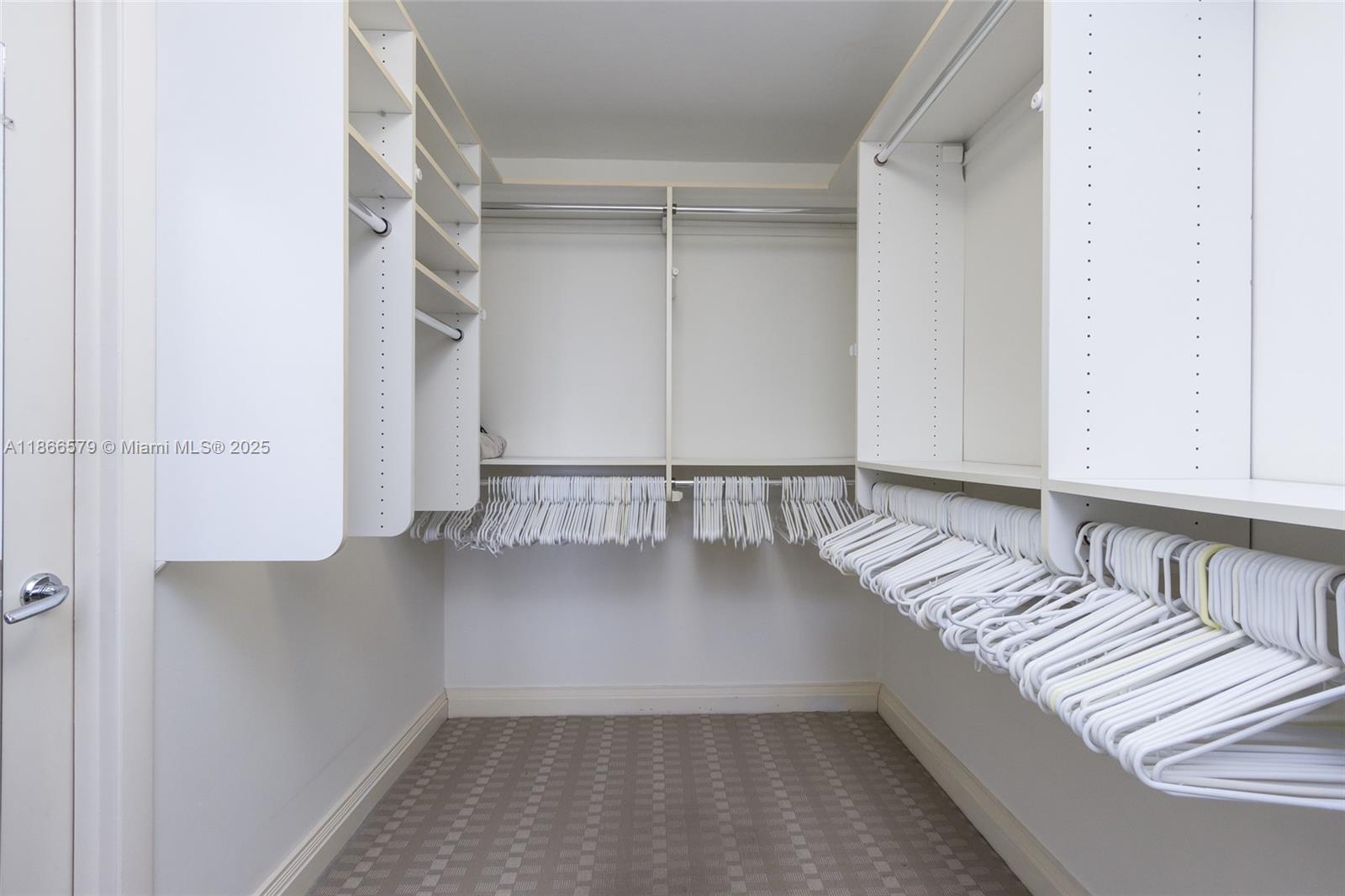 THE TOWERS OF QUAYSIDE CO - Residential