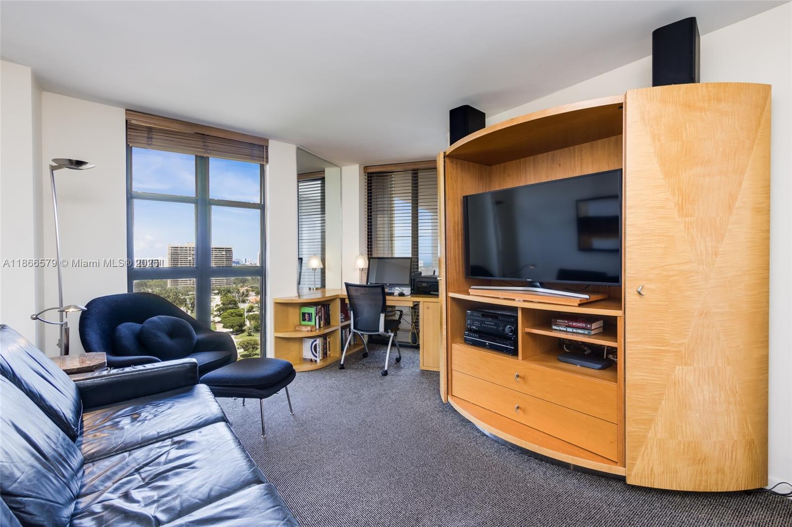 THE TOWERS OF QUAYSIDE CO - Residential