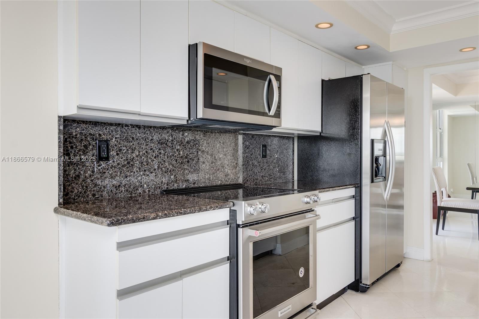 THE TOWERS OF QUAYSIDE CO - Residential