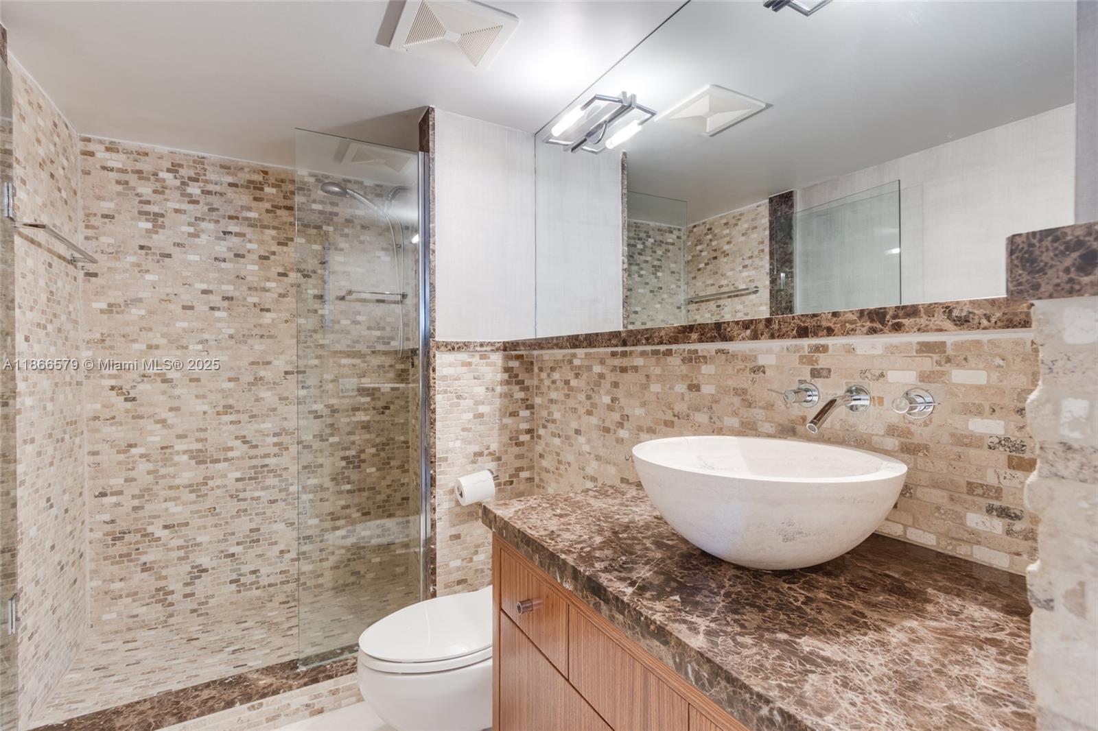 THE TOWERS OF QUAYSIDE CO - Residential