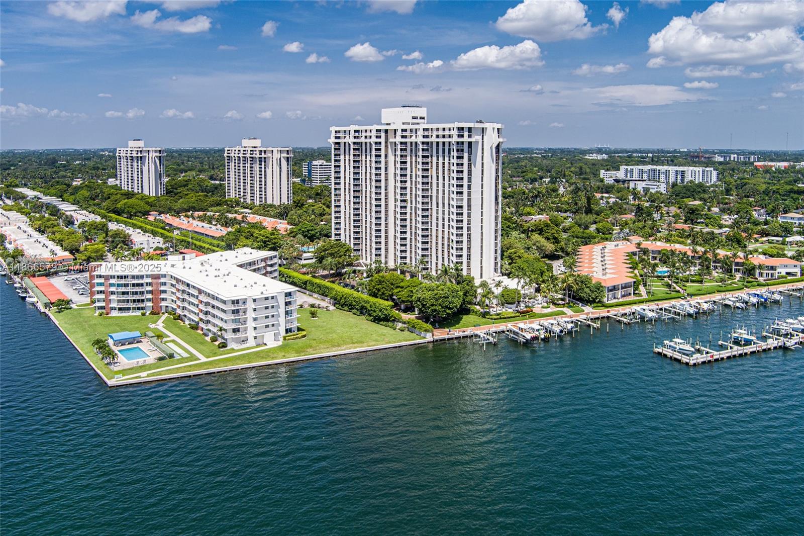 THE TOWERS OF QUAYSIDE CO - Residential