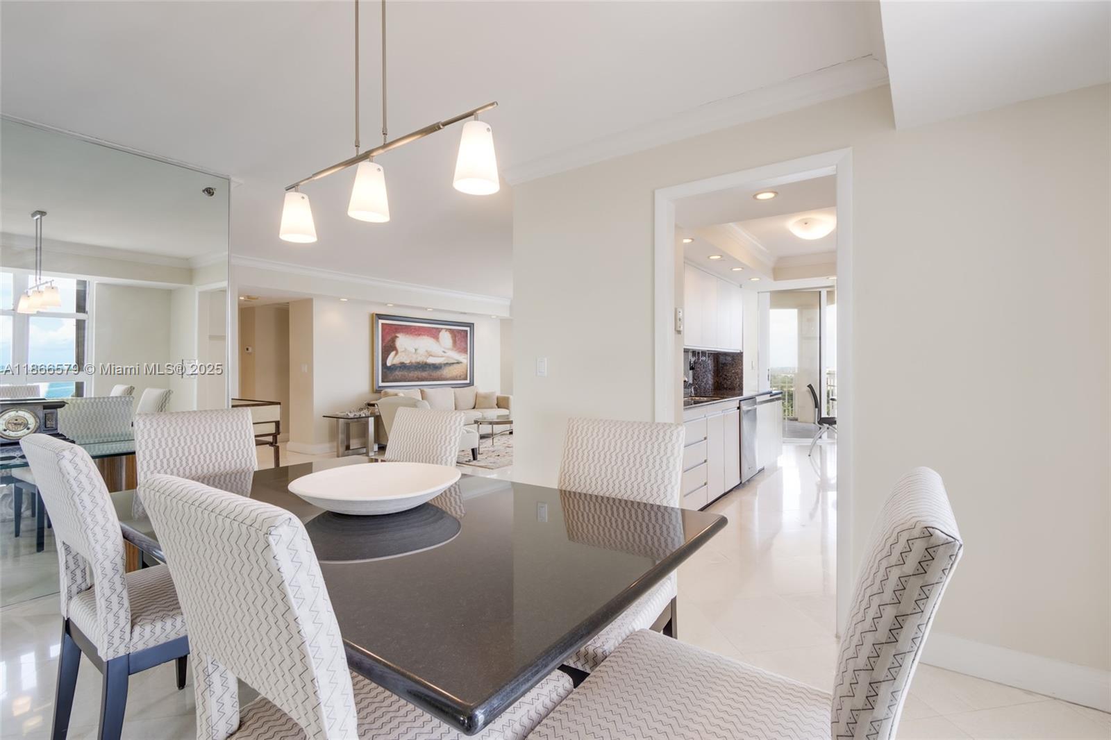 THE TOWERS OF QUAYSIDE CO - Residential