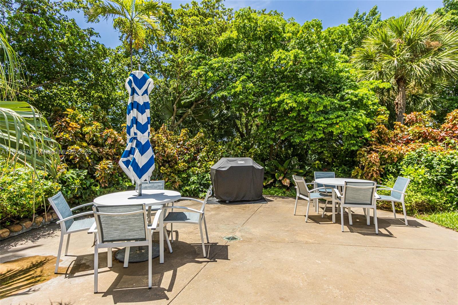 THE TOWERS OF QUAYSIDE CO - Residential