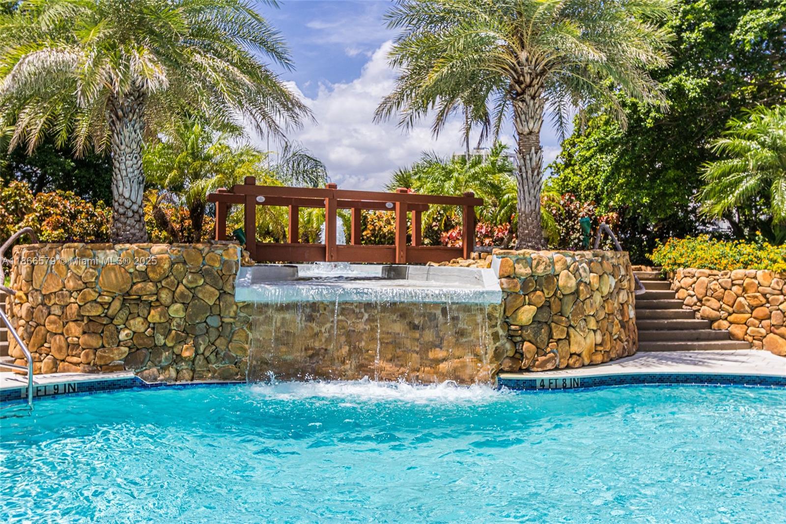 THE TOWERS OF QUAYSIDE CO - Residential