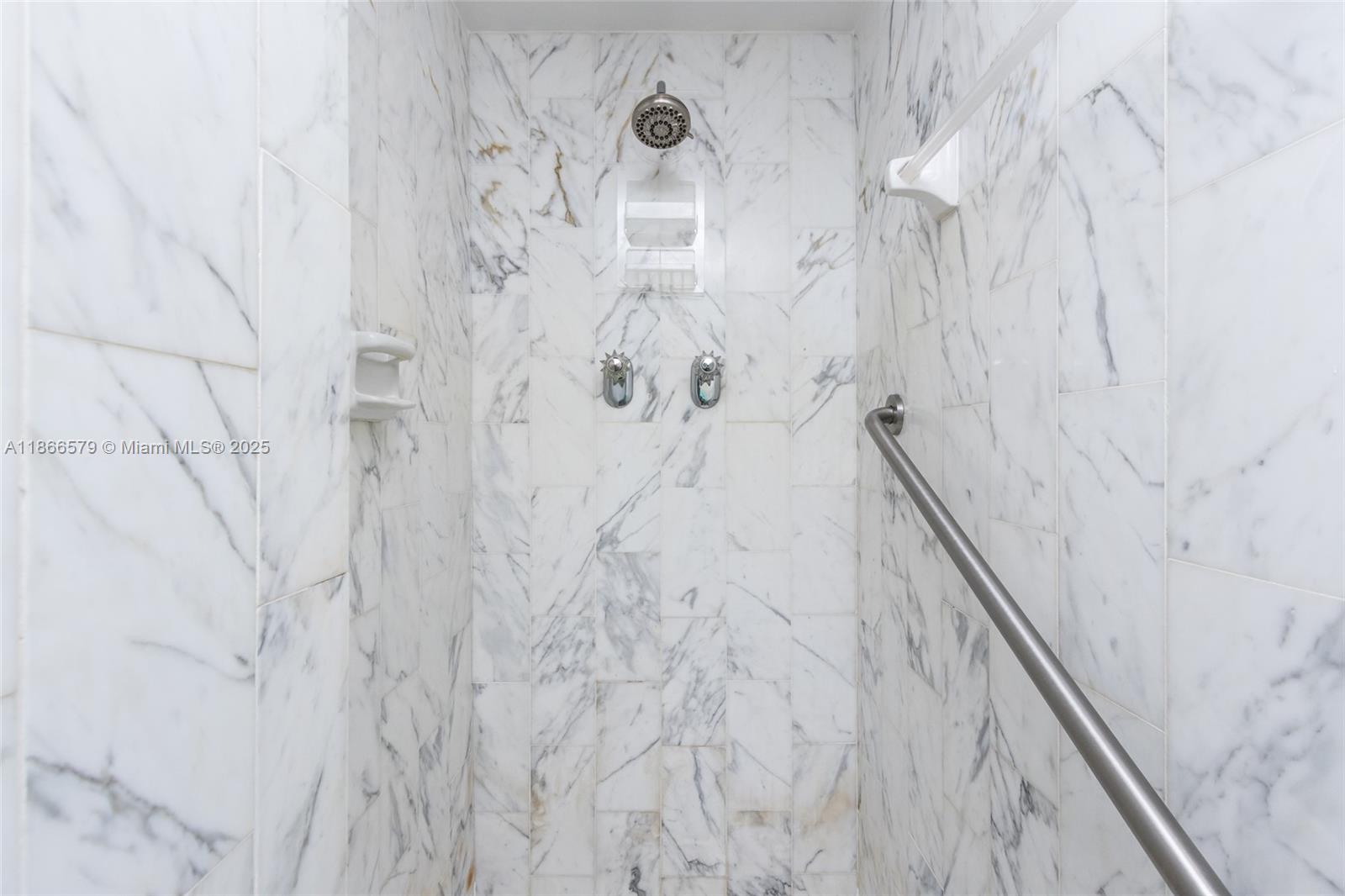 THE TOWERS OF QUAYSIDE CO - Residential