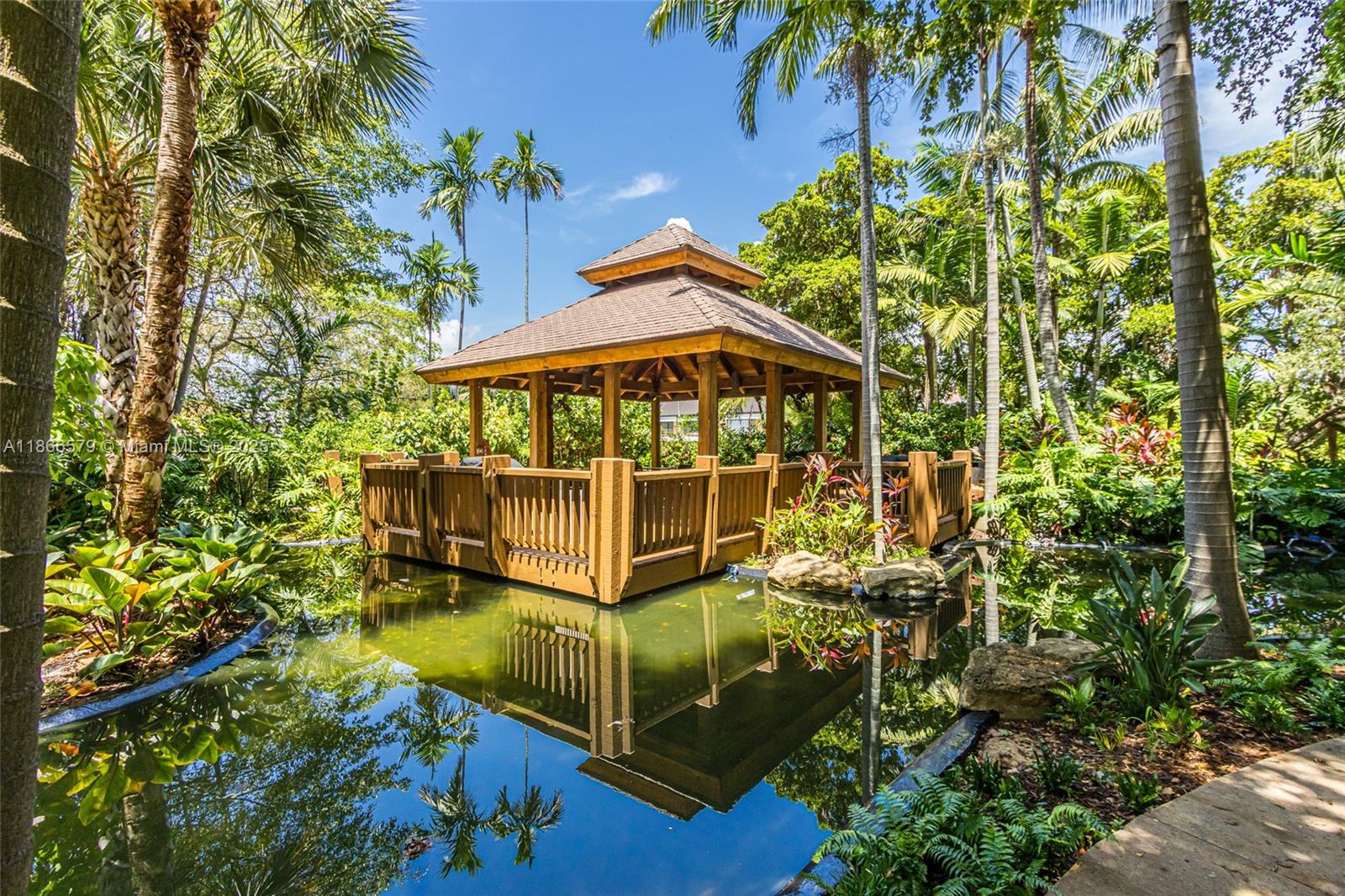 THE TOWERS OF QUAYSIDE CO - Residential