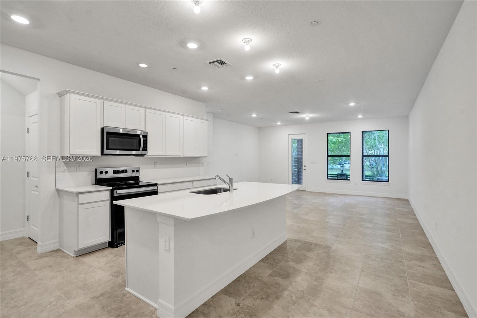 AMERICAN EXPRESS TRACT - Residential Lease