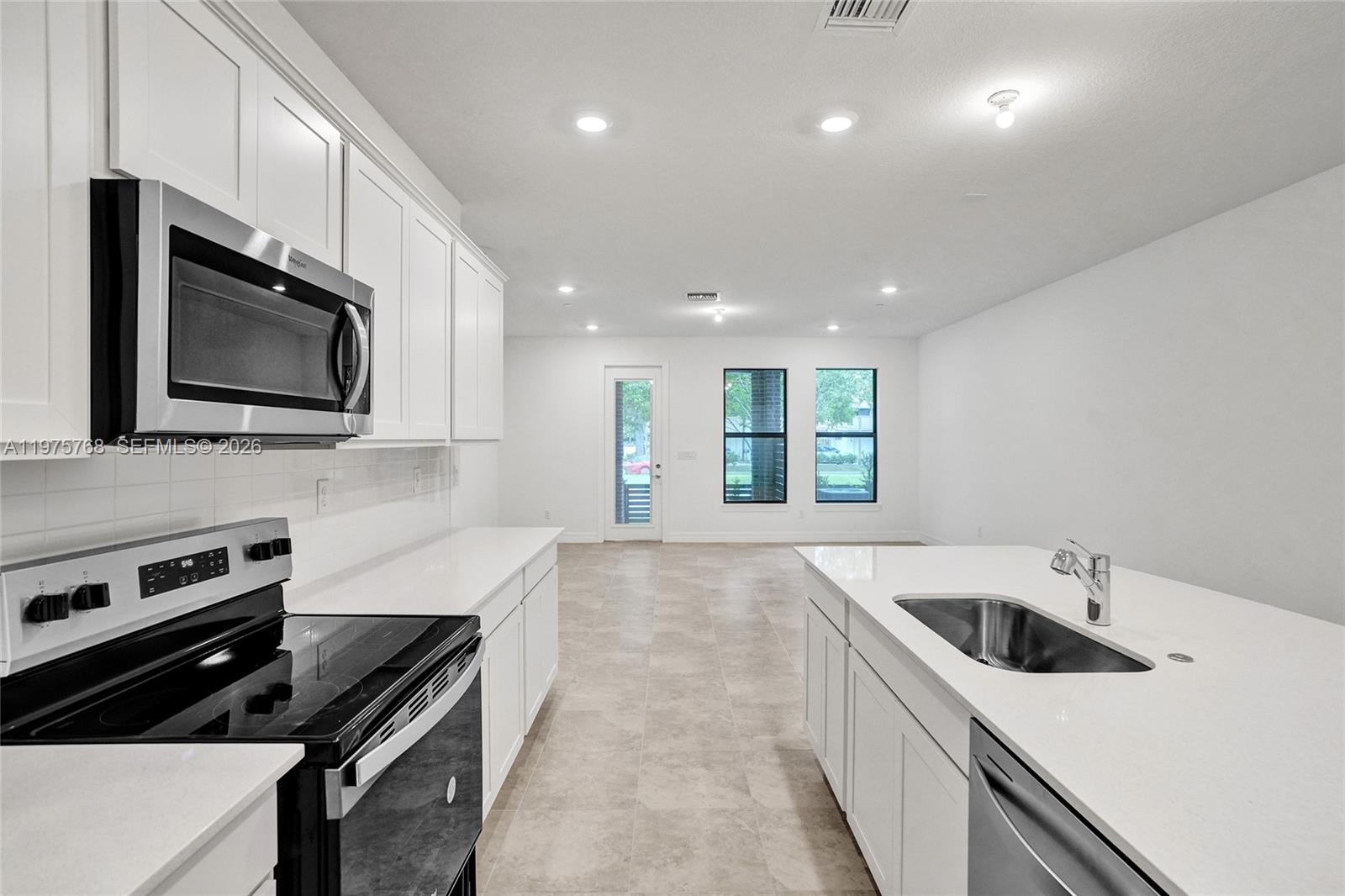 AMERICAN EXPRESS TRACT - Residential Lease