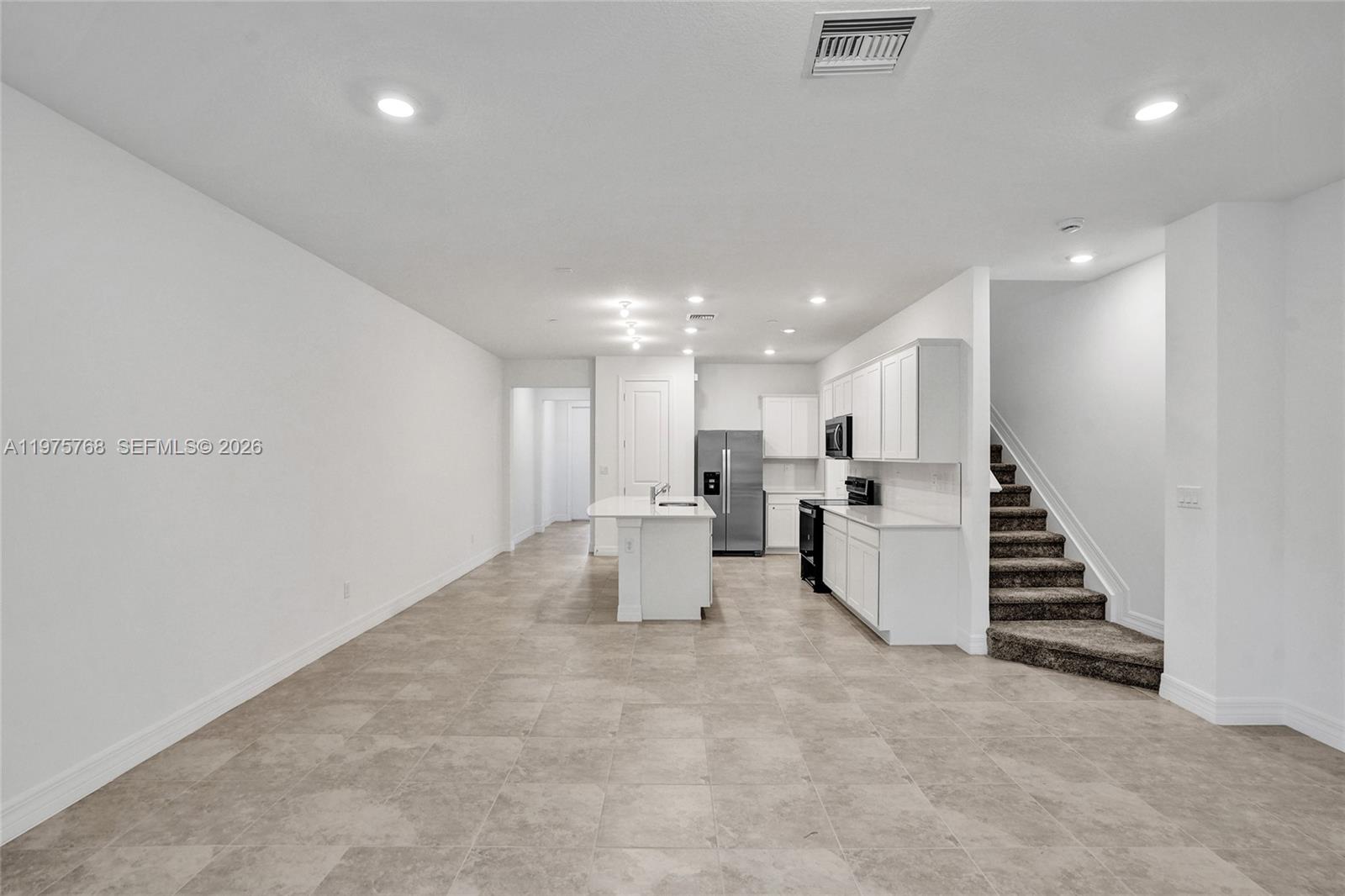 AMERICAN EXPRESS TRACT - Residential Lease