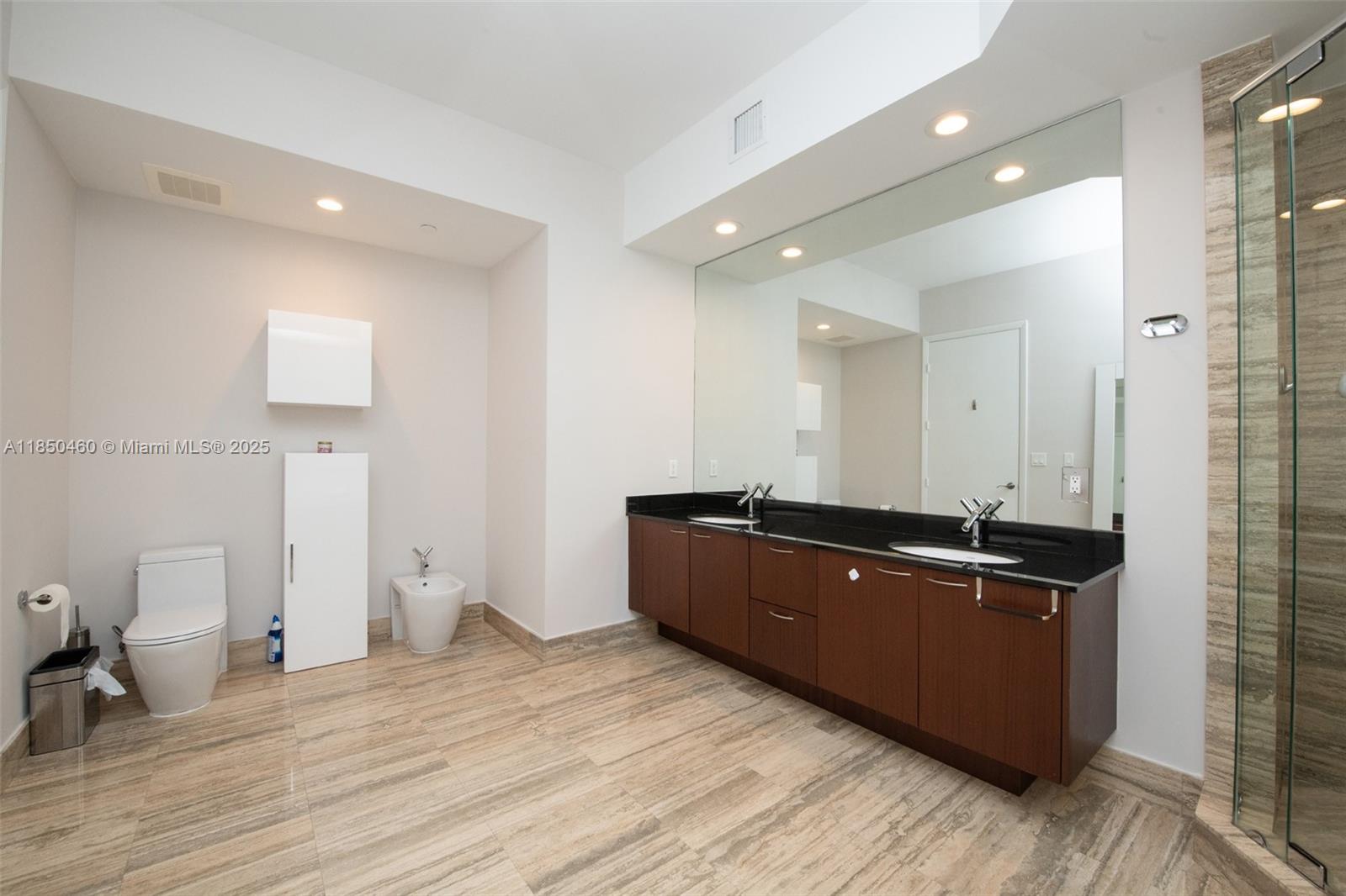 TDR TOWER II CONDO - Residential Lease