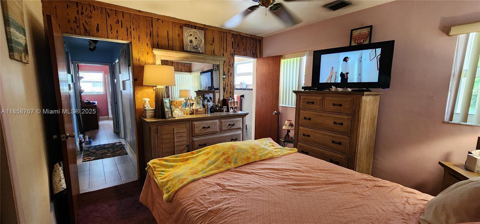 PALM LANE VILLA NO 5 - Residential