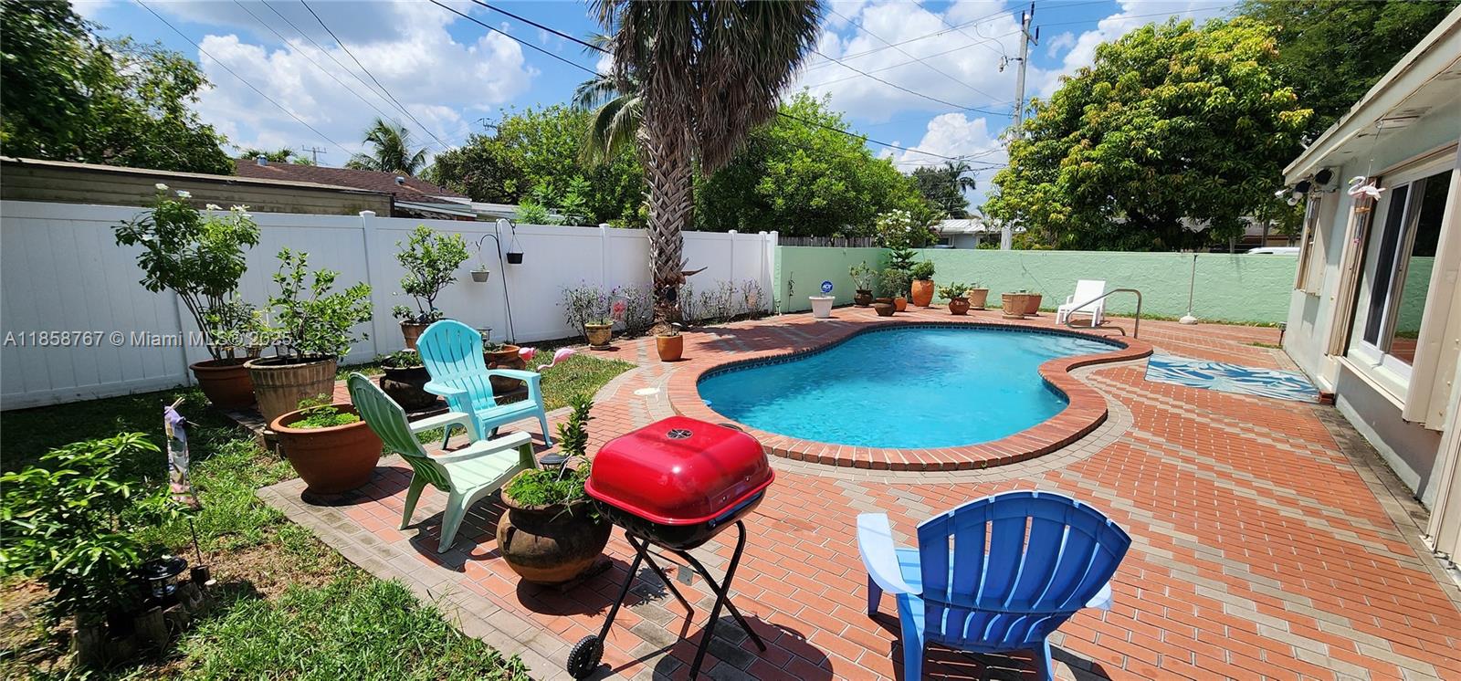 PALM LANE VILLA NO 5 - Residential