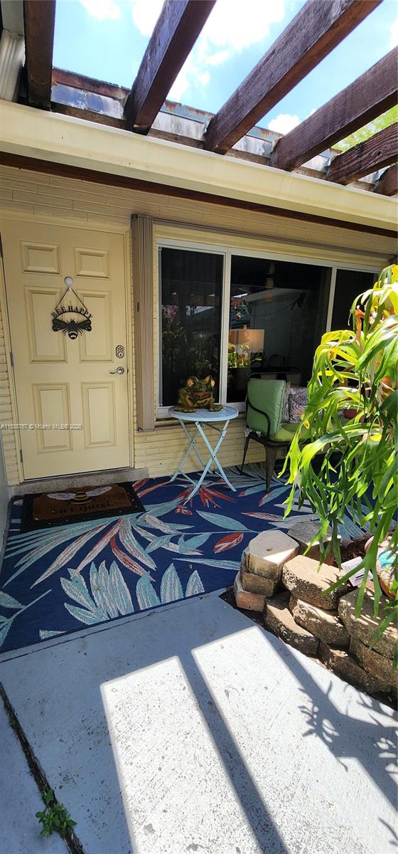 PALM LANE VILLA NO 5 - Residential