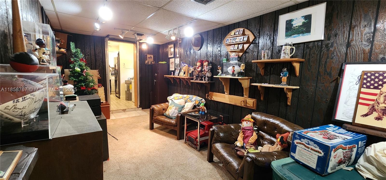 PALM LANE VILLA NO 5 - Residential