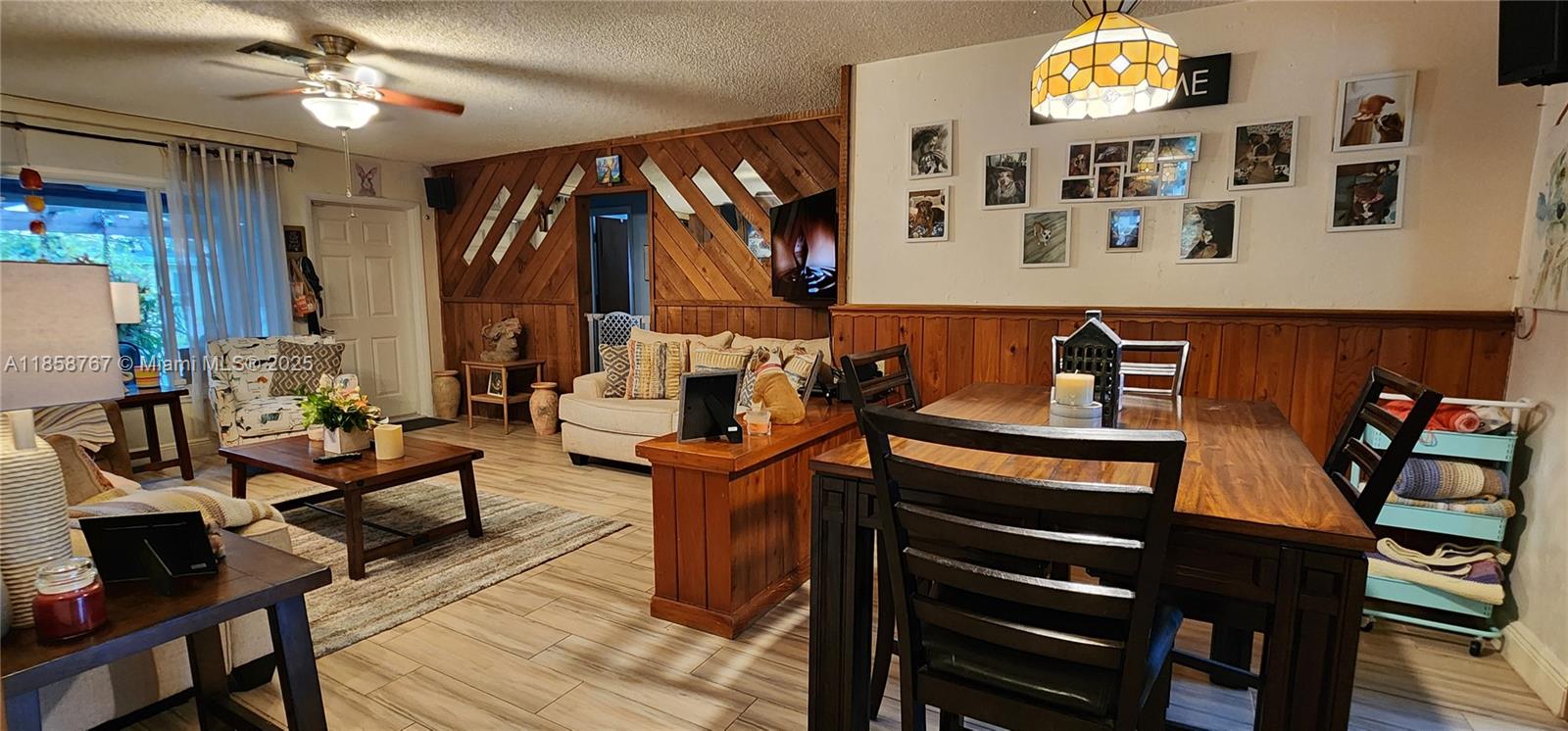 PALM LANE VILLA NO 5 - Residential