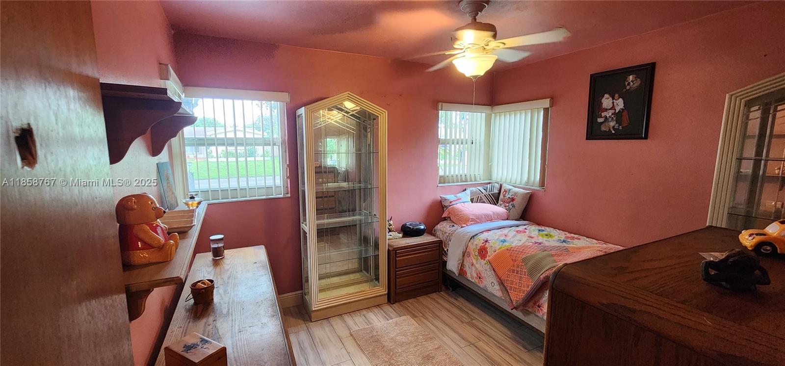 PALM LANE VILLA NO 5 - Residential