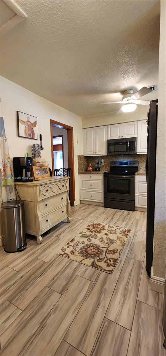 PALM LANE VILLA NO 5 - Residential