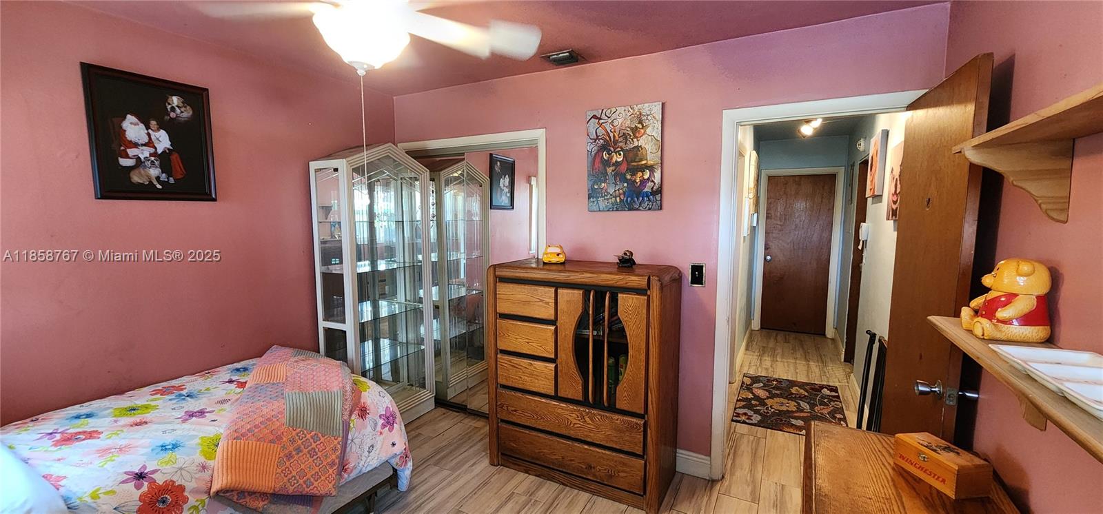 PALM LANE VILLA NO 5 - Residential