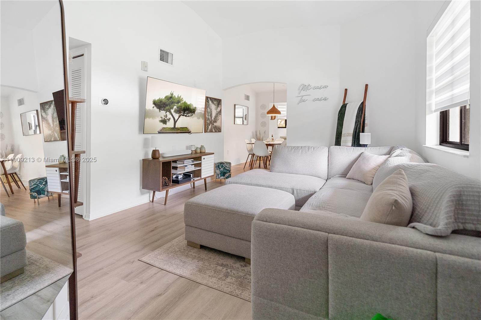 THE COURTS AT BAYSHORE II - Residential Lease