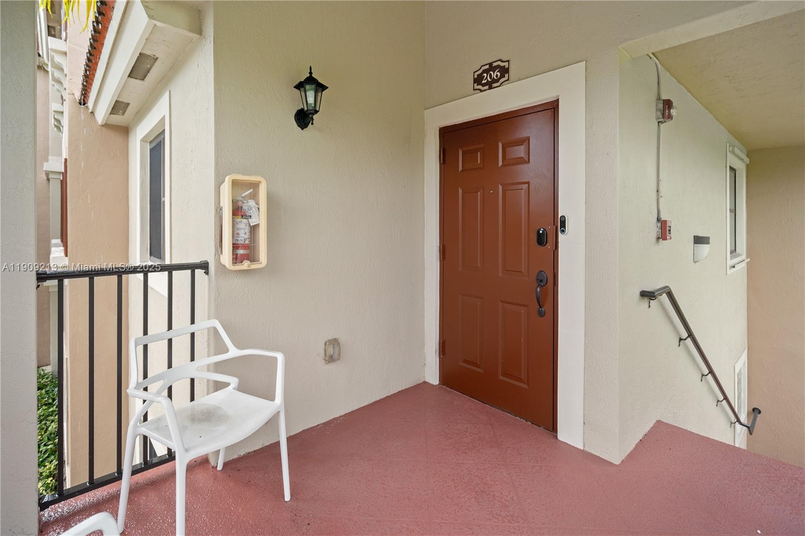 THE COURTS AT BAYSHORE II - Residential Lease