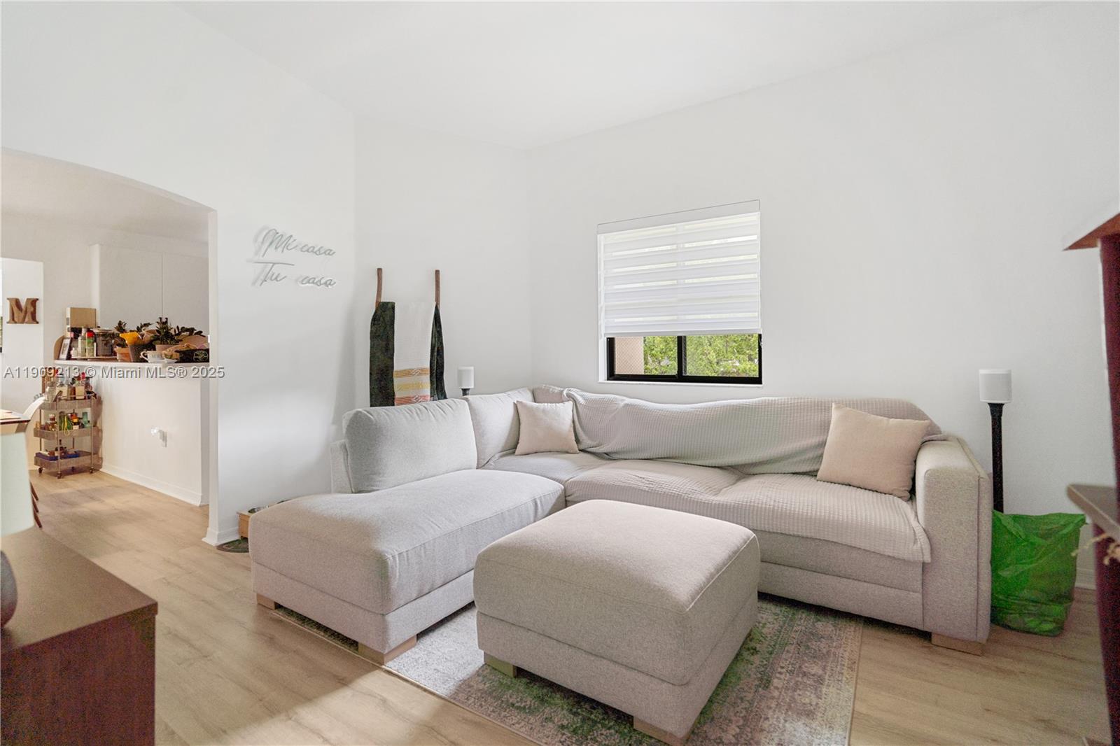 THE COURTS AT BAYSHORE II - Residential Lease