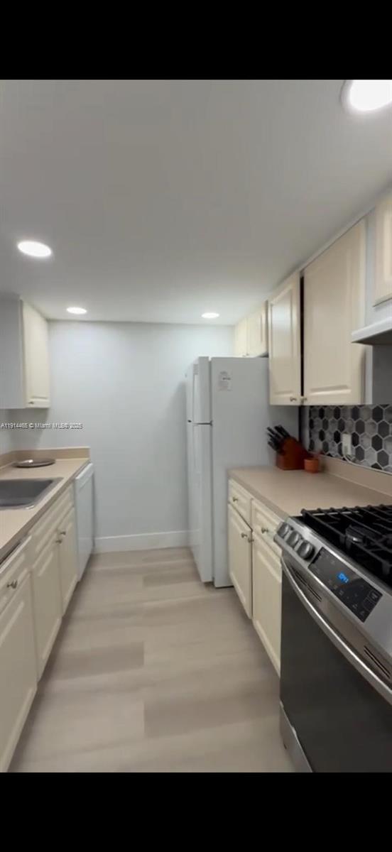 17901 NW 68 Ave T-205