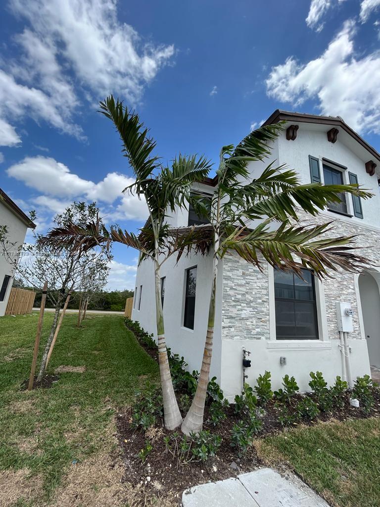 10025 SW 228th Ter 10025