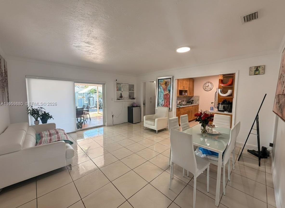 RICHMOND TOWNHOUSE - Residential