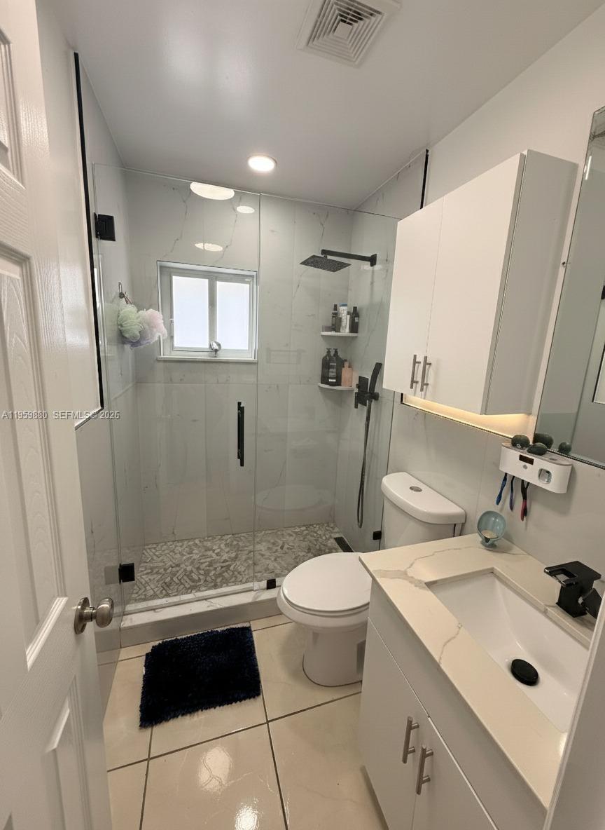 RICHMOND TOWNHOUSE - Residential