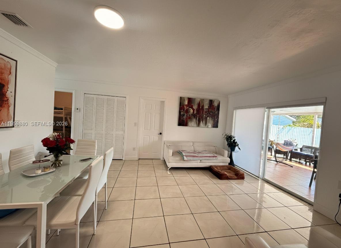 RICHMOND TOWNHOUSE - Residential