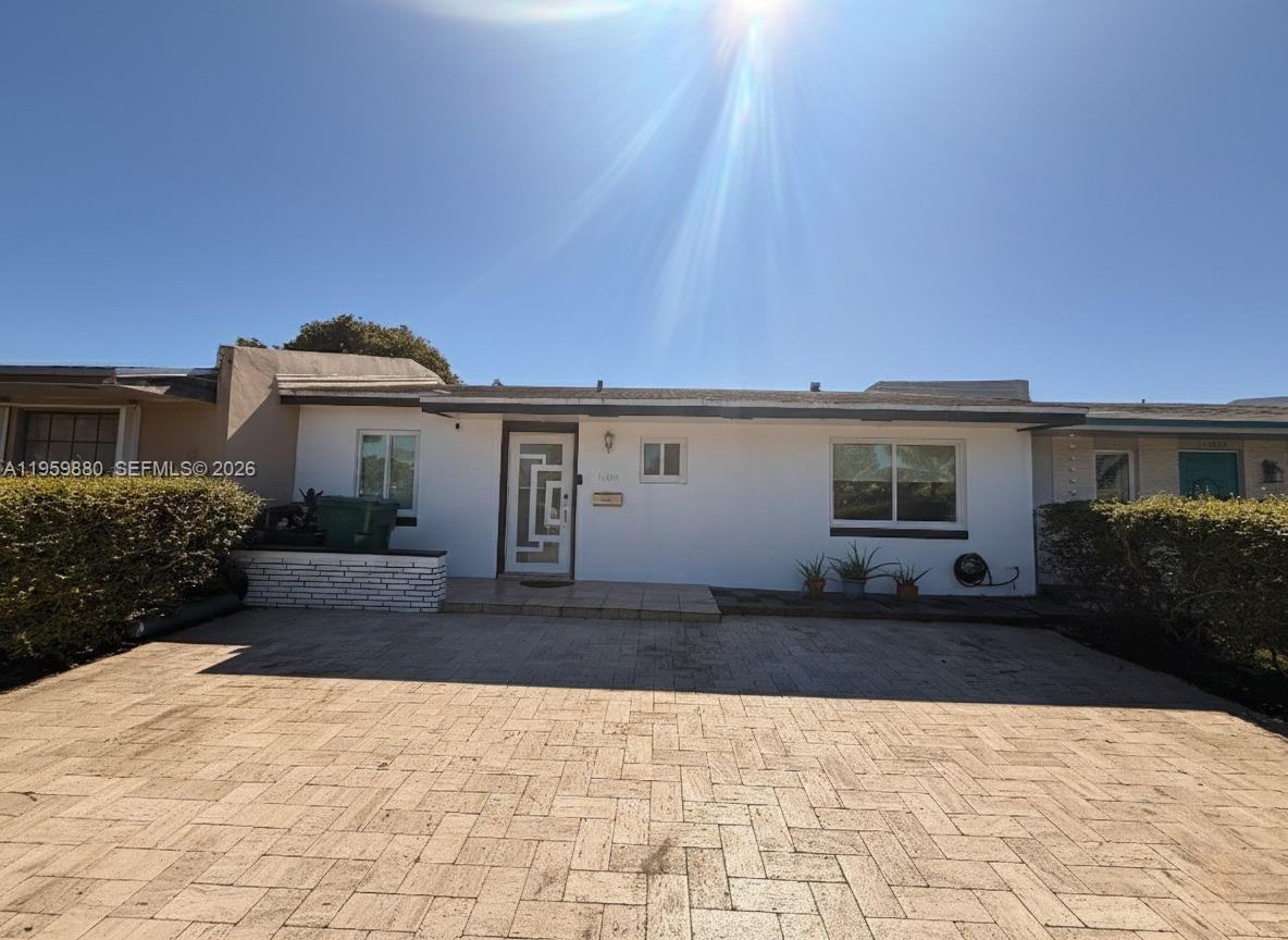 RICHMOND TOWNHOUSE - Residential