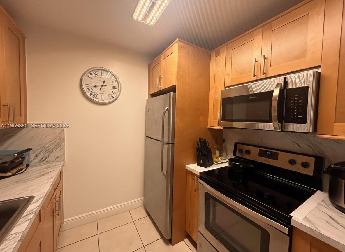 RICHMOND TOWNHOUSE - Residential