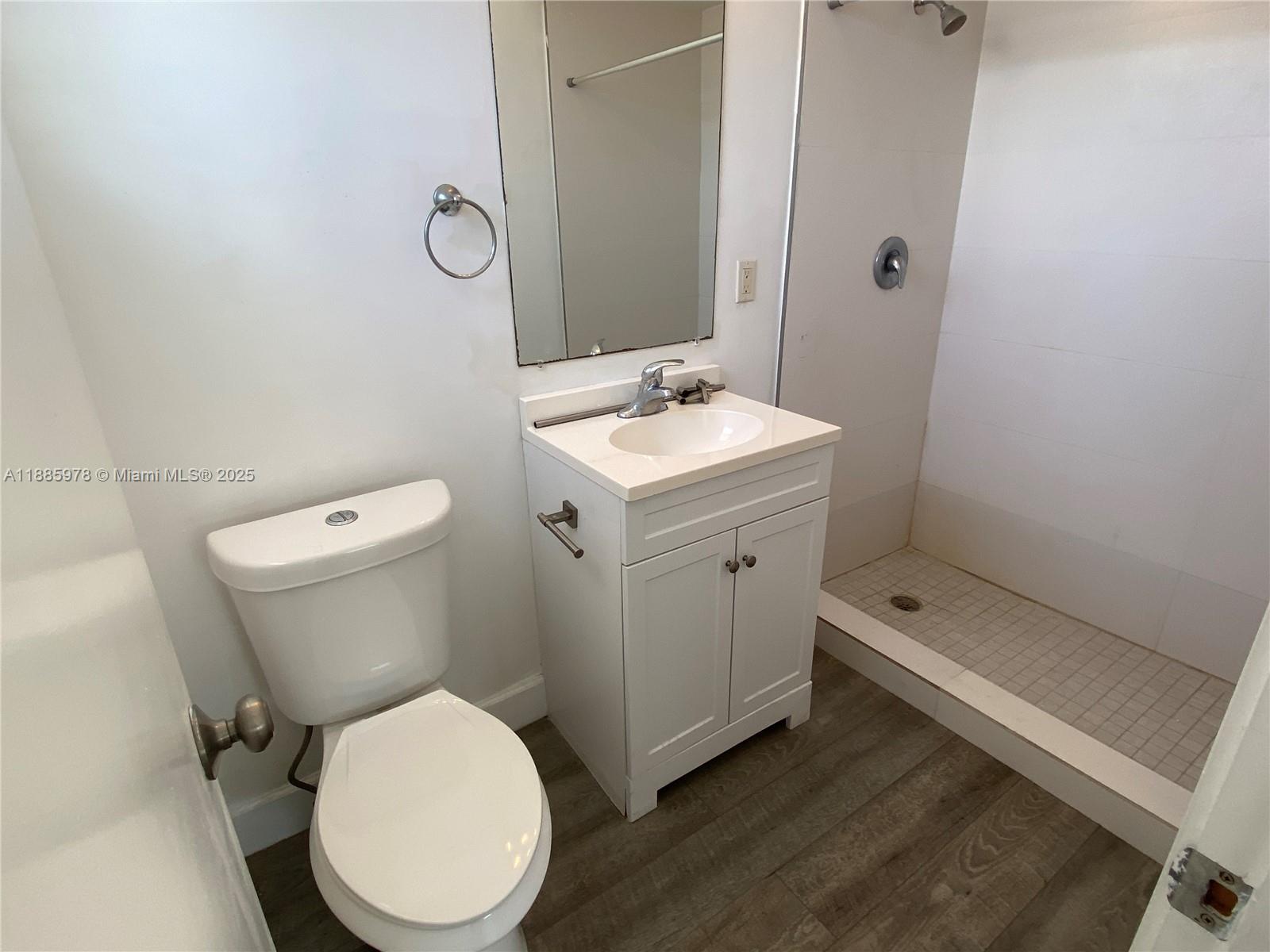 ALTOS DEL MAR NO 4 - Residential Lease