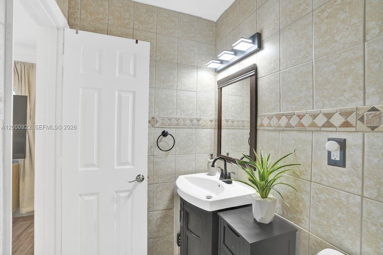 PALM SPRINGS NORTH SEC T - Residential