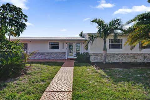 Photo of 17501 NW 85th Ave, Hialeah, FL 33015 (MLS # A12000922)