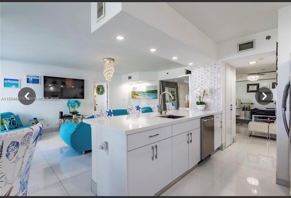 OCEANIA I CONDO - Residential