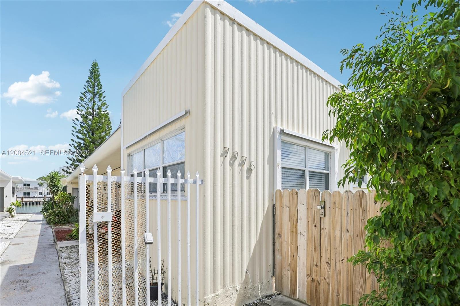 BISCAYNE BCH SUB - Residential