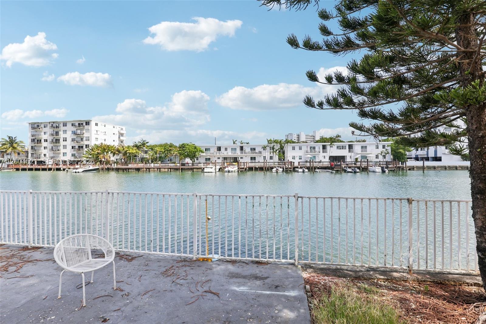 BISCAYNE BCH SUB - Residential