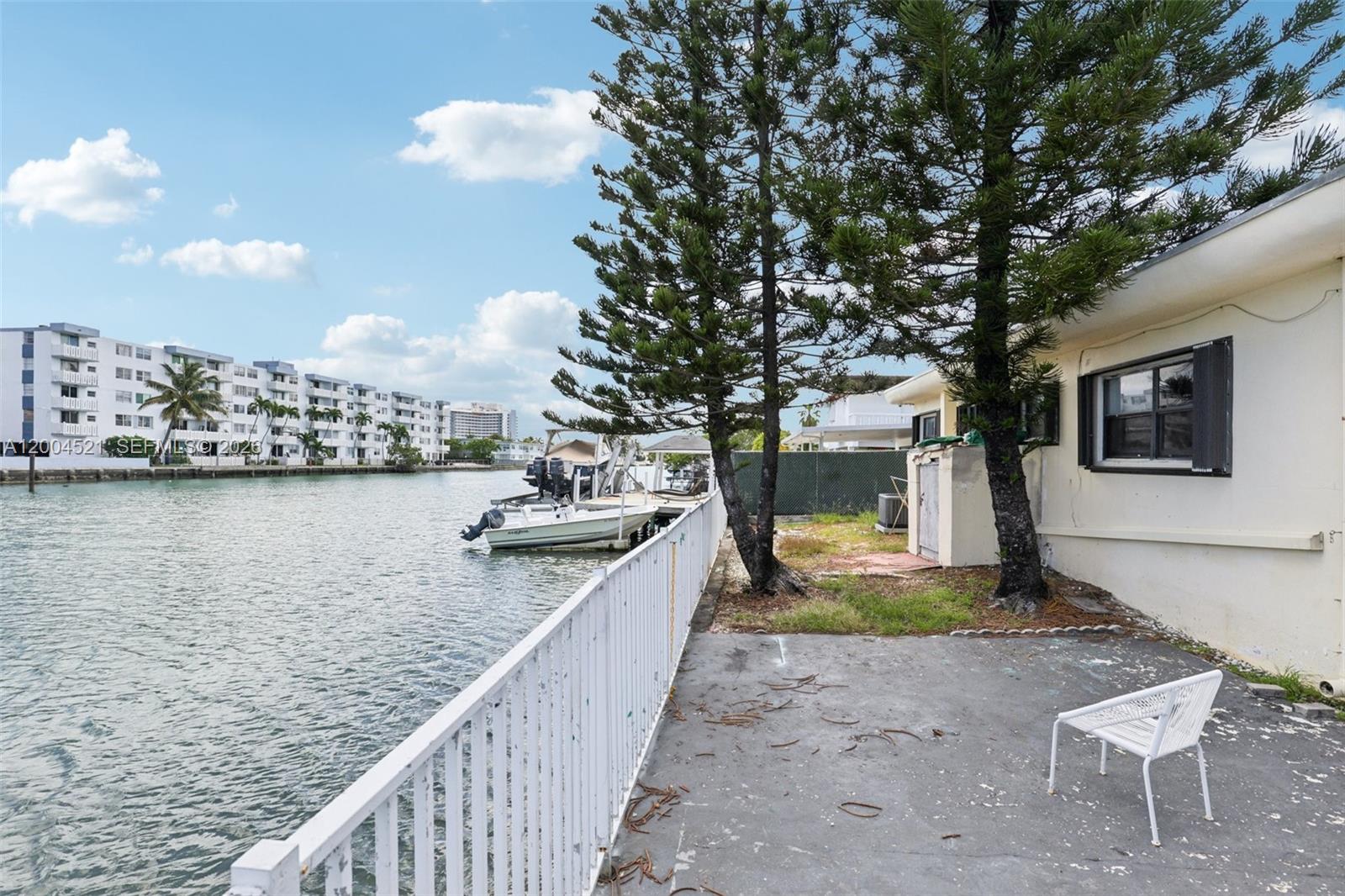 BISCAYNE BCH SUB - Residential