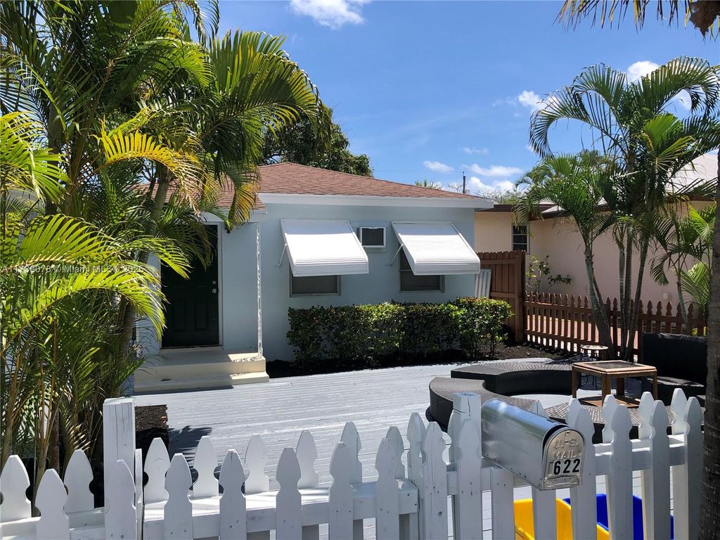 Photo of 622 N J St, Lake Worth, FL 33460 (MLS # A11739078)