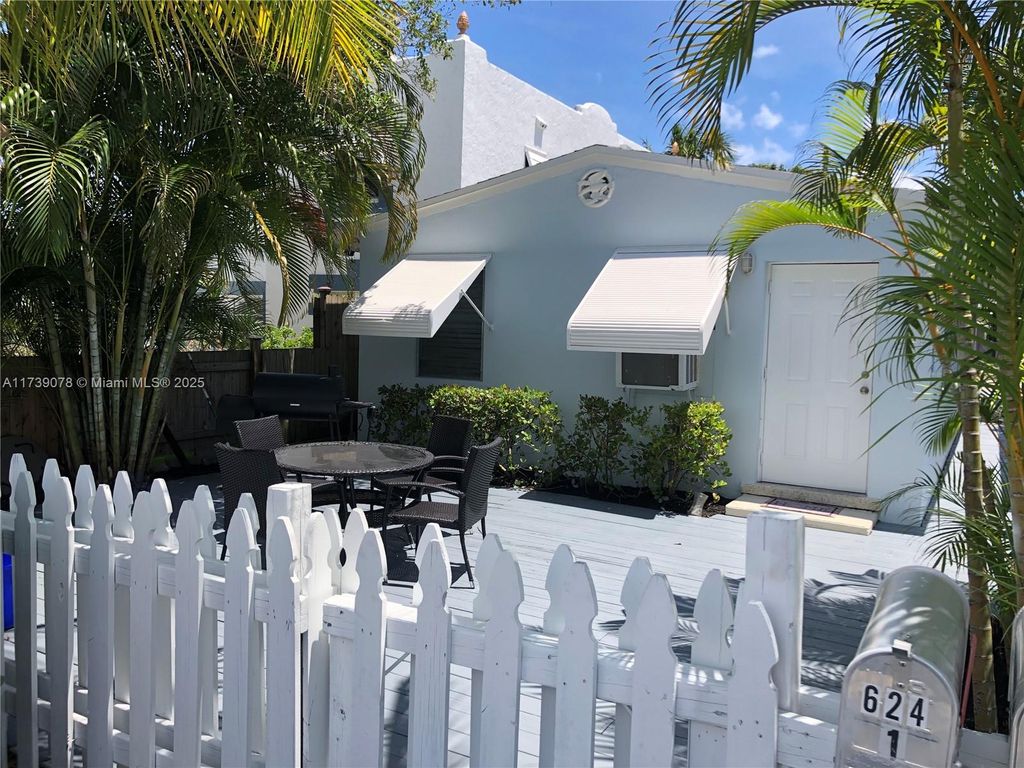 Photo of 622 N J St, Lake Worth, FL 33460 (MLS # A11739078)